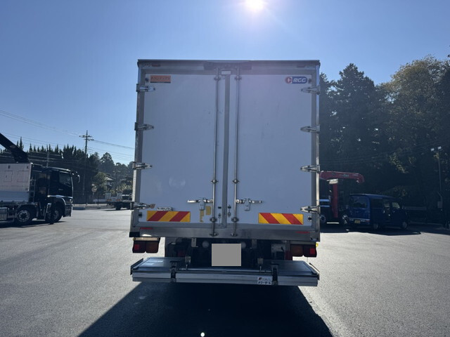 いすゞフォワード冷蔵冷凍ウイング中型（4t）[写真05]