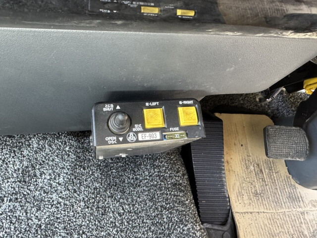 三菱ふそうファイターダンプ中型（4t）[写真17]