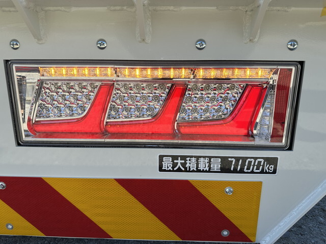 いすゞフォワードセルフクレーン5段増トン（6t・8t）[写真17]