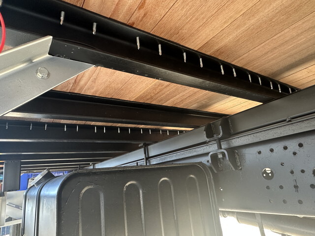 いすゞフォワードセルフクレーン5段増トン（6t・8t）[写真26]