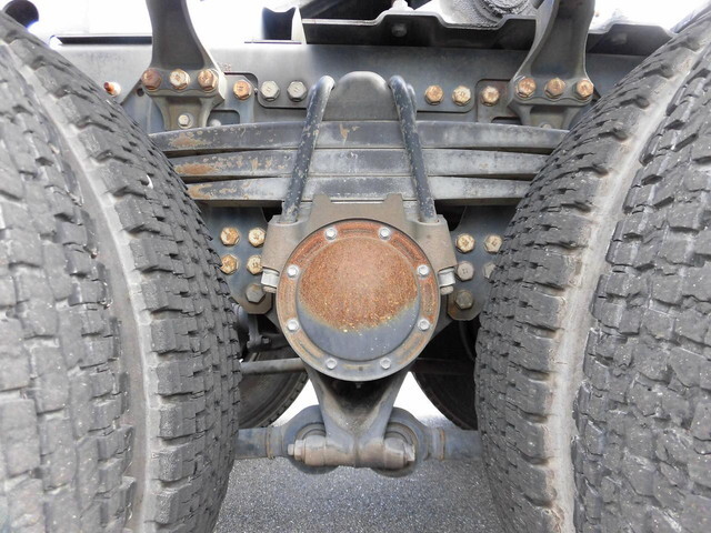 日野プロフィアトレーラーヘッド（トラクターヘッド）大型（10t）[写真14]