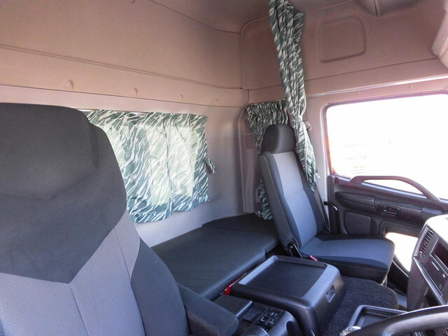 日野プロフィアトレーラーヘッド（トラクターヘッド）大型（10t）[写真17]