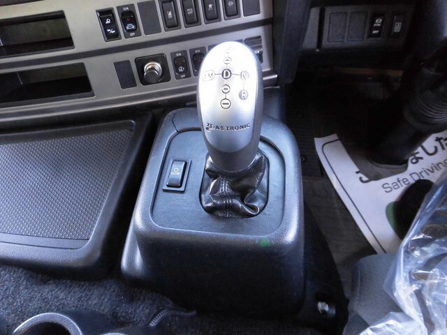 日野プロフィアトレーラーヘッド（トラクターヘッド）大型（10t）[写真21]