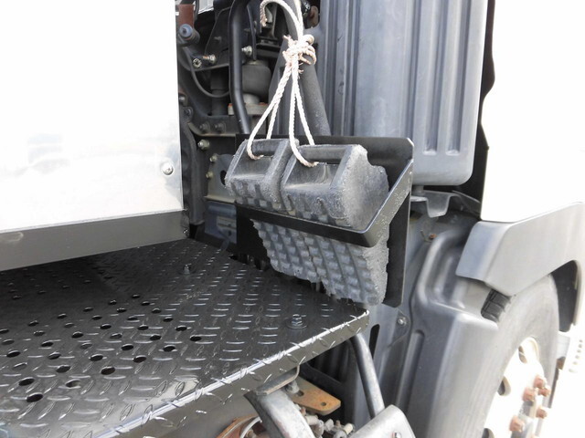 日野プロフィアトレーラーヘッド（トラクターヘッド）大型（10t）[写真29]