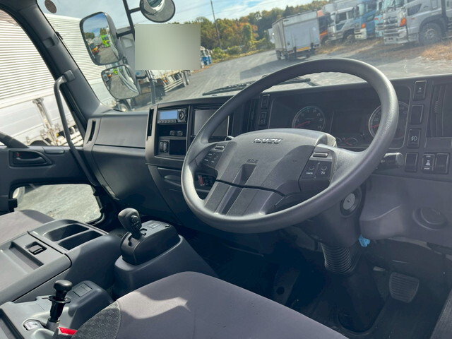 いすゞフォワード平ボディ増トン（6t・8t）[写真20]