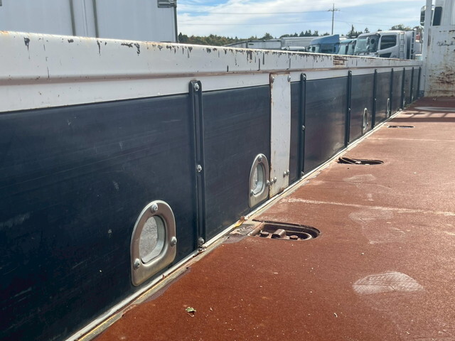 いすゞフォワード平ボディ増トン（6t・8t）[写真07]