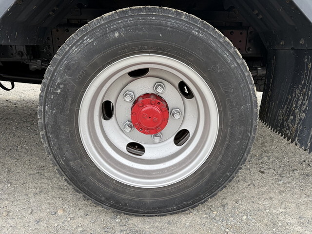 三菱ふそうキャンター平ボディ小型（2t・3t）[写真17]