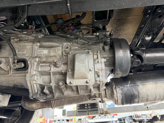 三菱ふそうキャンター平ボディ小型（2t・3t）[写真20]