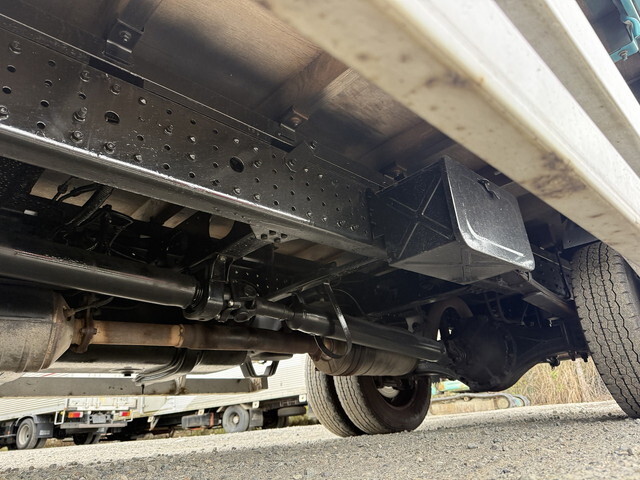 三菱ふそうキャンター平ボディ小型（2t・3t）[写真22]
