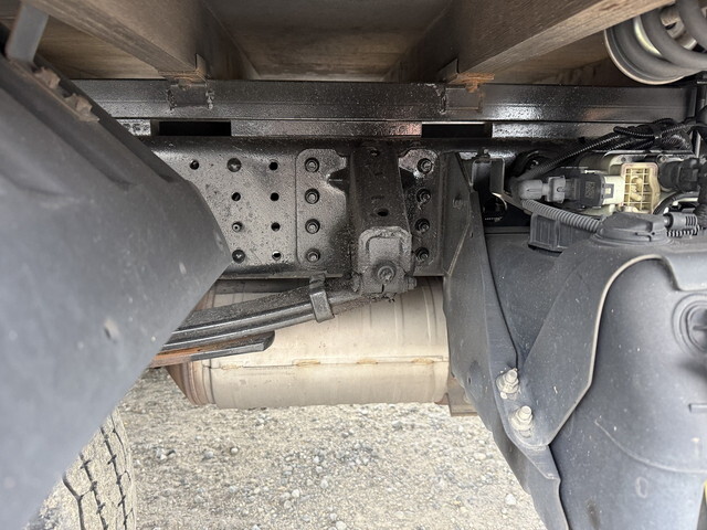 三菱ふそうキャンター平ボディ小型（2t・3t）[写真26]