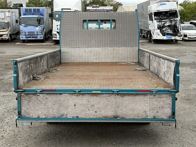 三菱ふそうキャンター平ボディ小型（2t・3t）[写真09]