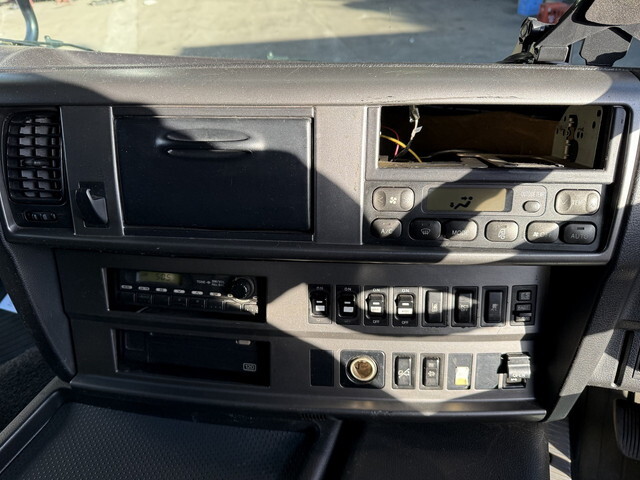 日野プロフィアカーテン車大型（10t）[写真34]