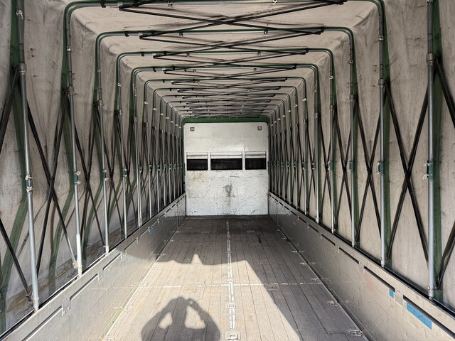 日野プロフィアカーテン車大型（10t）[写真09]