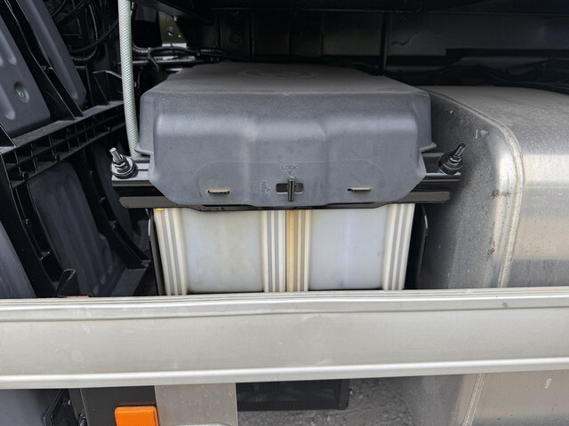 日野プロフィアトレーラーヘッド（トラクターヘッド）大型（10t）[写真15]