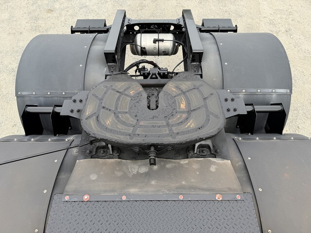 日野プロフィアトレーラーヘッド（トラクターヘッド）大型（10t）[写真21]