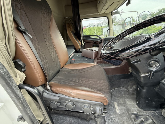 日野プロフィアトレーラーヘッド（トラクターヘッド）大型（10t）[写真27]