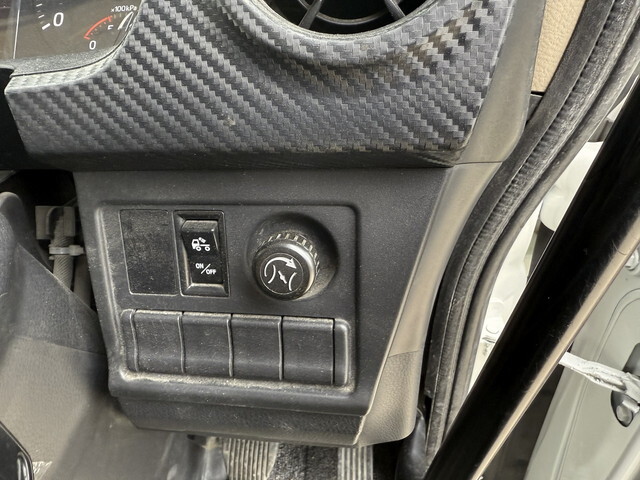 日野プロフィアトレーラーヘッド（トラクターヘッド）大型（10t）[写真28]