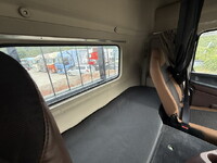 日野プロフィアトレーラーヘッド（トラクターヘッド）大型（10t）[写真36]