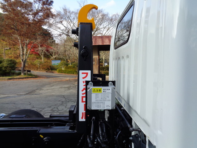 三菱ふそうキャンターコンテナ専用車小型（2t・3t）[写真13]