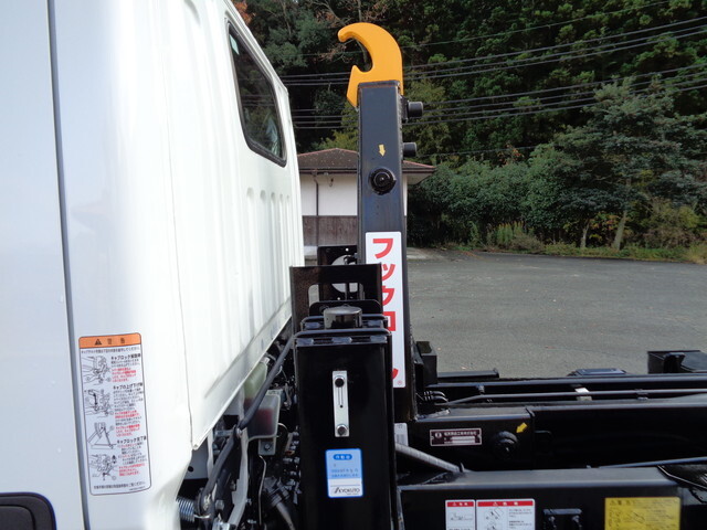 三菱ふそうキャンターコンテナ専用車小型（2t・3t）[写真14]