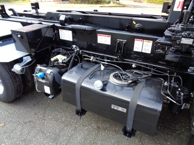 三菱ふそうキャンターコンテナ専用車小型（2t・3t）[写真16]