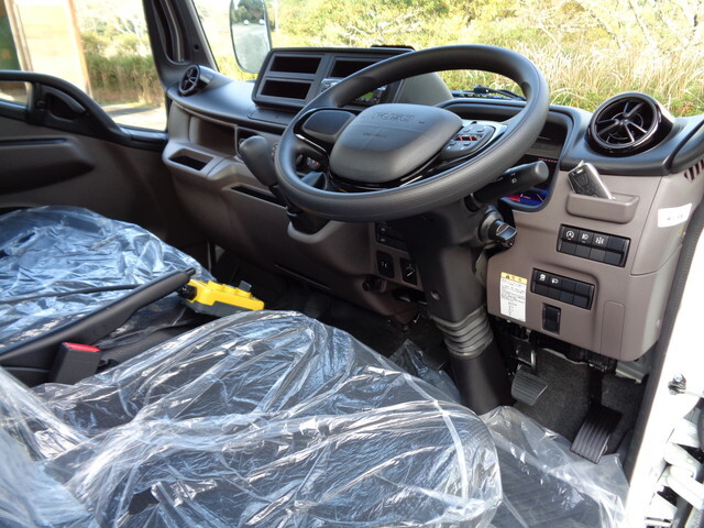 三菱ふそうキャンターコンテナ専用車小型（2t・3t）[写真21]