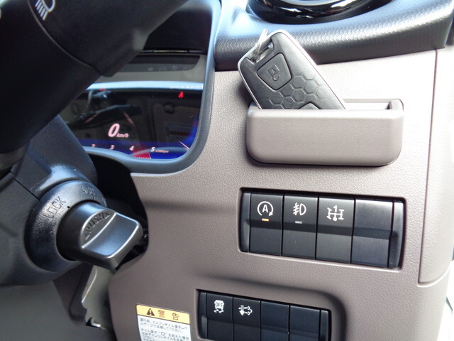 三菱ふそうキャンターコンテナ専用車小型（2t・3t）[写真28]