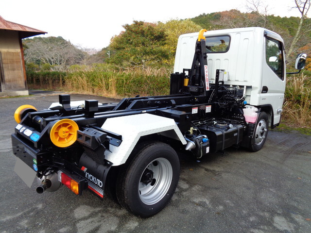 三菱ふそうキャンターコンテナ専用車小型（2t・3t）[写真03]