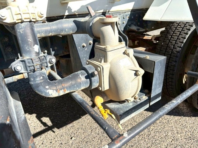 三菱ふそうファイター散水車中型（4t）[写真13]