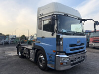 UDトラックスクオントレーラーヘッド（トラクターヘッド）大型（10t）[写真01]