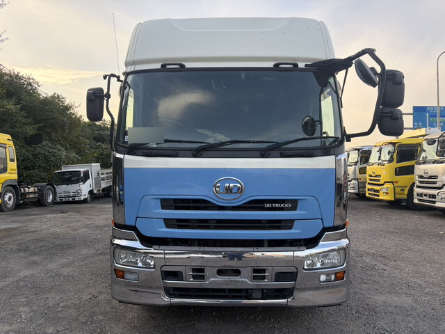 UDトラックスクオントレーラーヘッド（トラクターヘッド）大型（10t）[写真08]