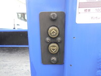 三菱ふそうキャンター平ボディ小型（2t・3t）[写真12]