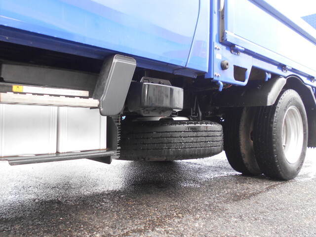 三菱ふそうキャンター平ボディ小型（2t・3t）[写真19]