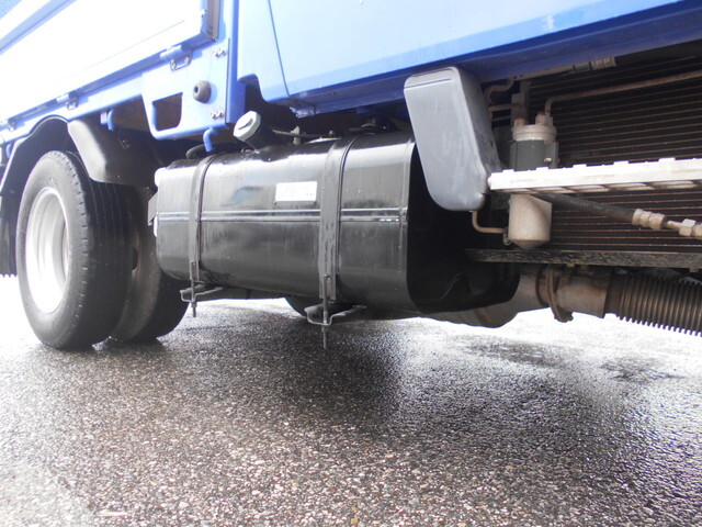 三菱ふそうキャンター平ボディ小型（2t・3t）[写真20]