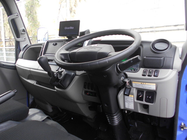 三菱ふそうキャンター平ボディ小型（2t・3t）[写真25]