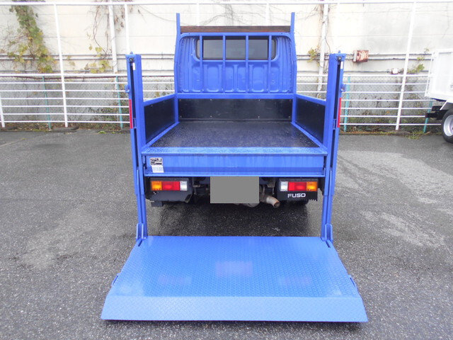 三菱ふそうキャンター平ボディ小型（2t・3t）[写真09]
