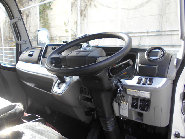 日産アトラス平ボディ小型（2t・3t）[写真22]