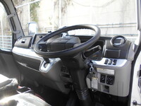 日産アトラス平ボディ小型（2t・3t）[写真23]