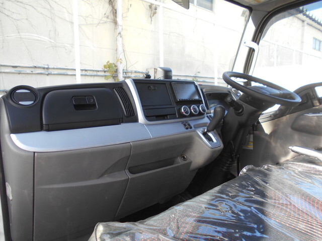 日産アトラス平ボディ小型（2t・3t）[写真24]