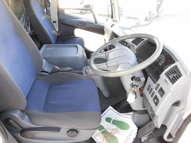 三菱ファイター平ボディ中型（4t）[写真15]