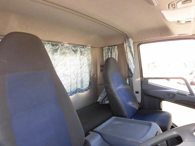 三菱ファイター平ボディ中型（4t）[写真16]