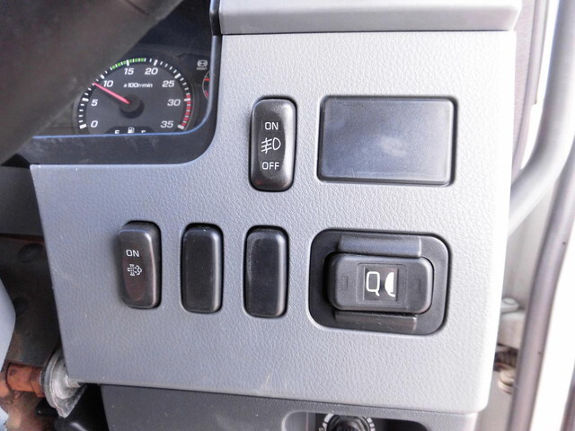 三菱ファイター平ボディ中型（4t）[写真18]