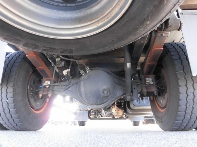 いすゞエルフ平ボディ小型（2t・3t）[写真11]