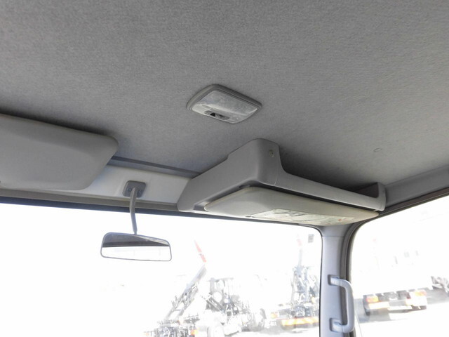 いすゞエルフ平ボディ小型（2t・3t）[写真21]