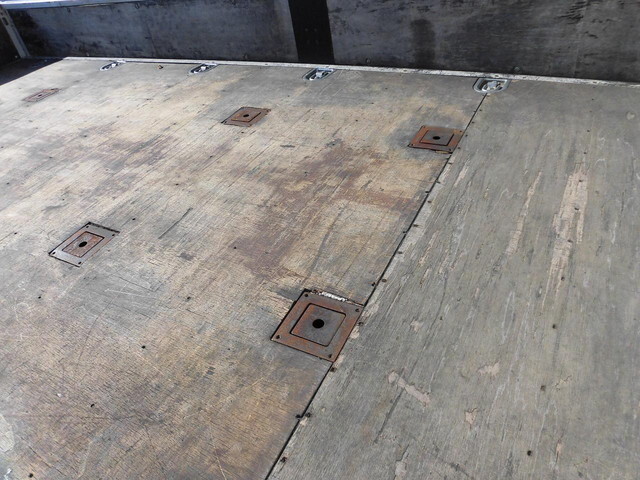 いすゞエルフ平ボディ小型（2t・3t）[写真09]