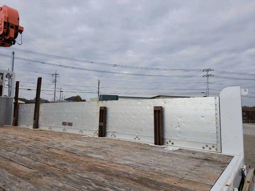 三菱ふそうファイタークレーン4段増トン（6t・8t）[写真10]