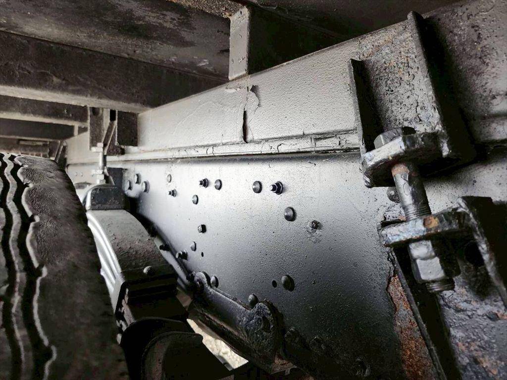 三菱ふそうファイタークレーン4段増トン（6t・8t）[写真17]