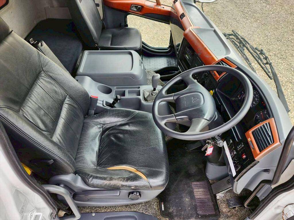 三菱ふそうファイタークレーン4段増トン（6t・8t）[写真21]