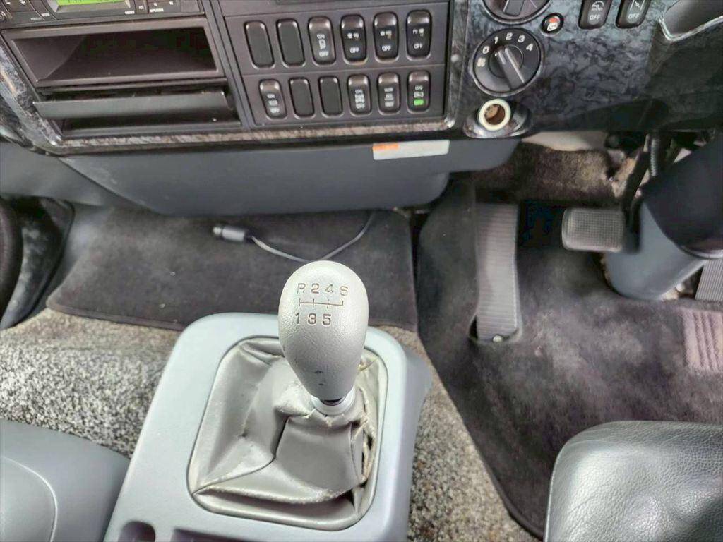 三菱ふそうファイタークレーン4段増トン（6t・8t）[写真23]