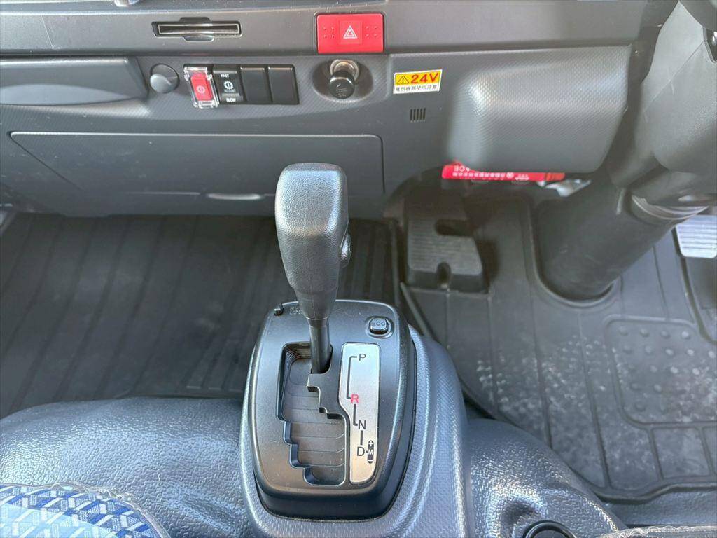 いすゞエルフアルミバン小型（2t・3t）[写真21]